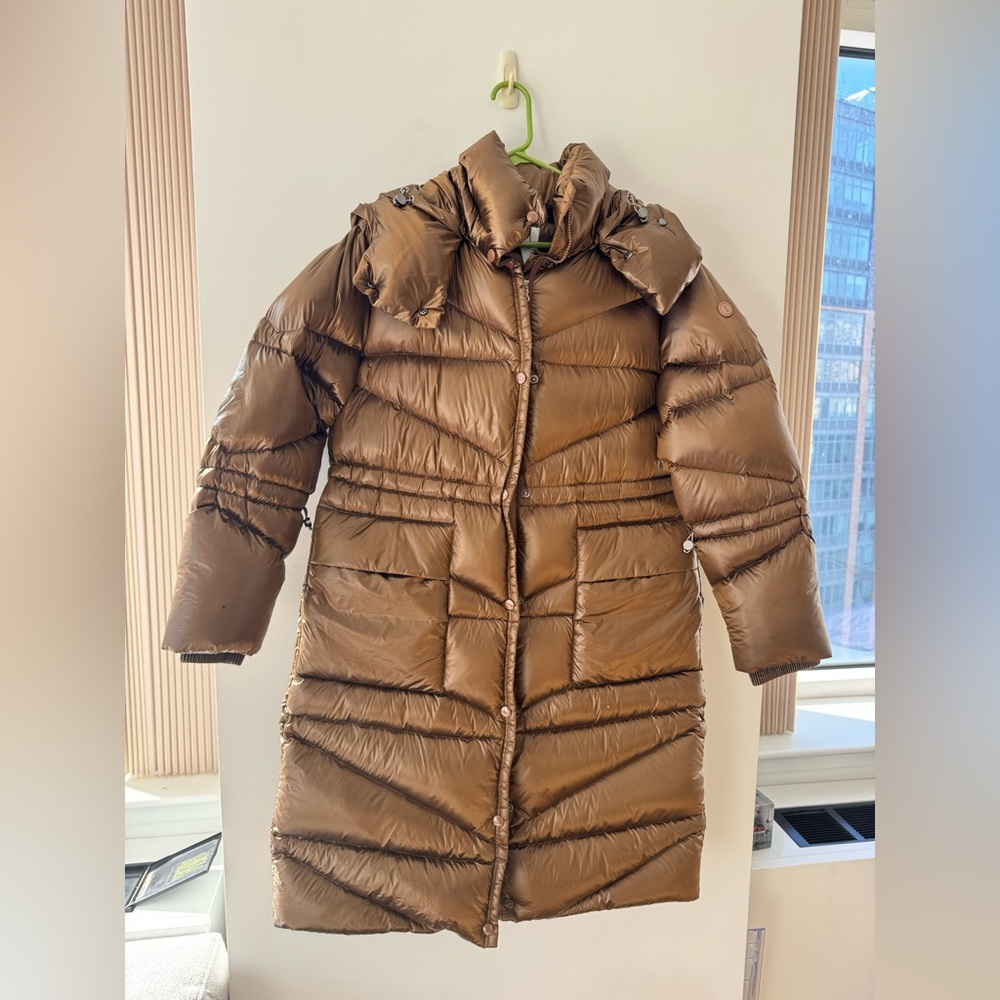 BOGNER Beate Down Coat In Hazel
Women's Size S original $1450 - Picture 12 of 16